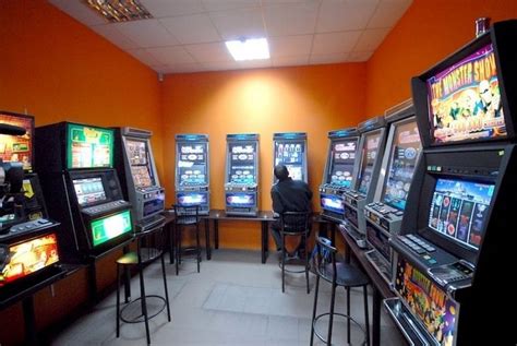 заведение начинало работу в качестве наземного казино и игровых залов